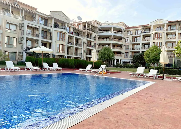 Апартамент Royal Bay *